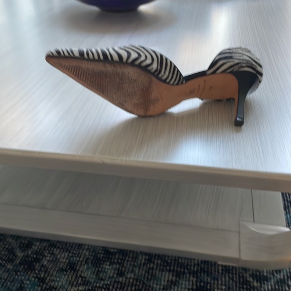 Ann Taylor Zebra pumps. Great condition. Size 7 - Picture 9 of 9